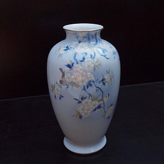 Ваза "Птицы на ветках сакуры", японский фарфор